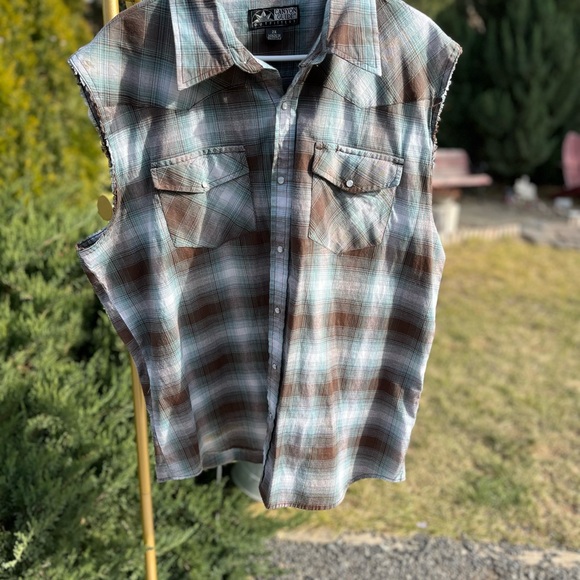 Mens (2X) CANYON GUIDE OUTFITTERS SLEEVELESS SNAP UP COLLAR SHIRT - Picture 3 of 10